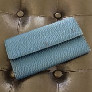 Louis Vuitton Blue Sarah Epi Wallet